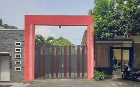 Bromo 22 Homestay Syariah near Terminal Bayuangga Probolinggo